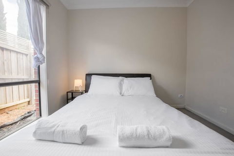 Holiday Rose - New South Wales Tourism  5