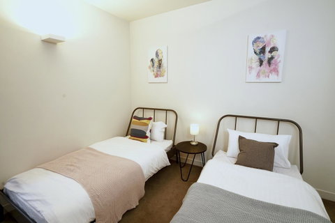 [Modern/Spacious]2BDR CBD FREE Carpark, FREE Wifi - New South Wales Tourism  3