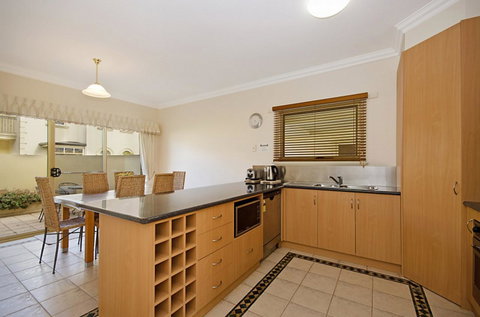 Sea Shells On Banyan Apartment - New South Wales Tourism  10