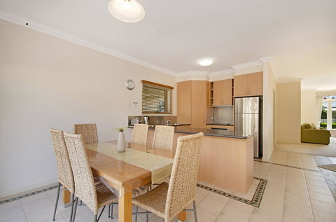 Sea Shells On Banyan Apartment - New South Wales Tourism  5