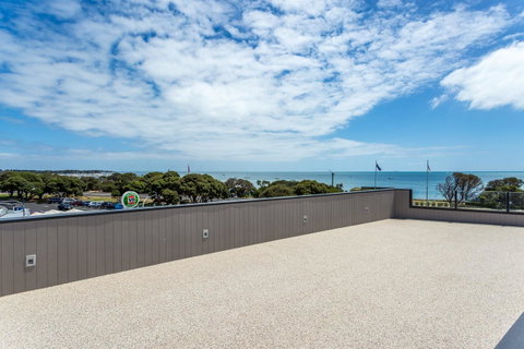 Blairgowrie Apartment 1 - On The Beach - New South Wales Tourism  8