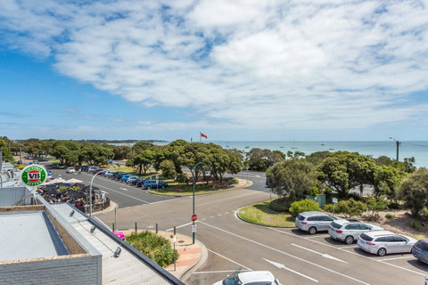 Blairgowrie Apartment 1 - On The Beach - New South Wales Tourism  7
