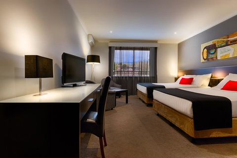 Crest On Barkly Hotel - New South Wales Tourism  18