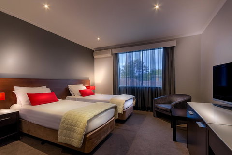 Crest On Barkly Hotel - New South Wales Tourism  24