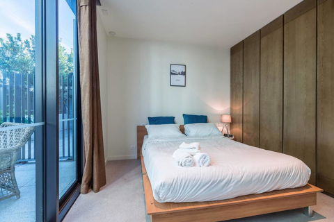 Waterfront 3 Bedroom Luxury Home Victoria Harbour - New South Wales Tourism  12