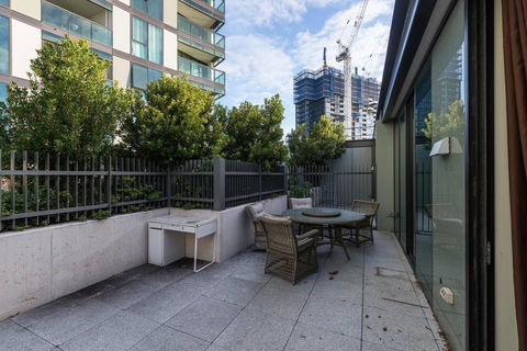 Waterfront 3 Bedroom Luxury Home Victoria Harbour - New South Wales Tourism  17