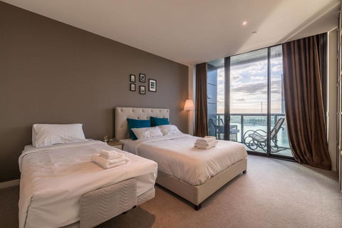 Waterfront 3 Bedroom Luxury Home Victoria Harbour - New South Wales Tourism  8