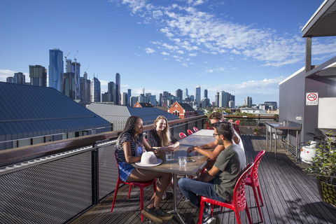 Melbourne Metro YHA - New South Wales Tourism  0