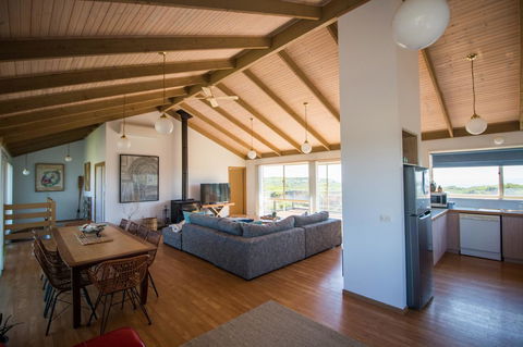 Sunsets On Martyrs Luxury Coastal Beach House Peterborough - New South Wales Tourism  3