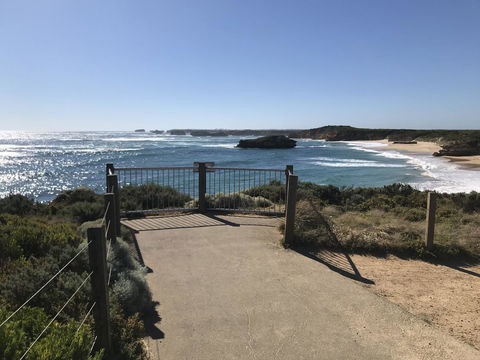 Sunsets On Martyrs Luxury Coastal Beach House Peterborough - New South Wales Tourism  31