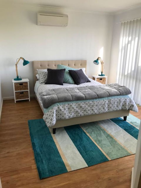 Sunsets On Martyrs Luxury Coastal Beach House Peterborough - New South Wales Tourism  14