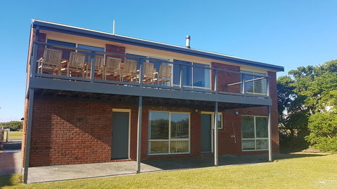 Sunsets On Martyrs Luxury Coastal Beach House Peterborough - New South Wales Tourism  24