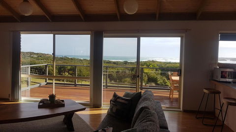 Sunsets On Martyrs Luxury Coastal Beach House Peterborough - New South Wales Tourism  6