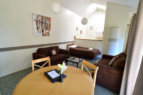 Executive Hideaway - New South Wales Tourism  25