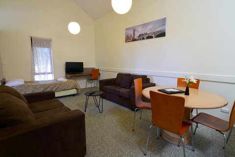 Executive Hideaway - New South Wales Tourism  12