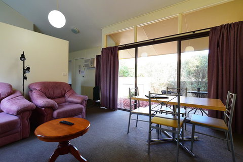 Executive Hideaway - New South Wales Tourism  32