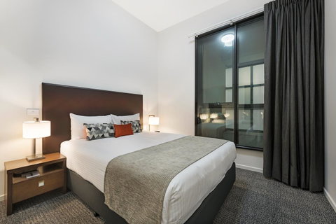 Melbourne CBD Central Apartment Hotel Official - New South Wales Tourism  13
