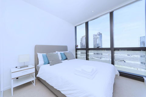 Brilliant Victoria Harbour Waterfront - New South Wales Tourism  1