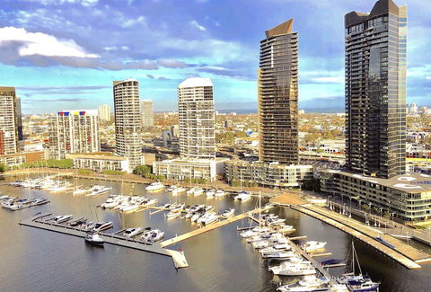 Brilliant Victoria Harbour Waterfront - New South Wales Tourism  16