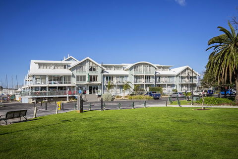 Aligned Corporate Residences Williamstown - New South Wales Tourism  3
