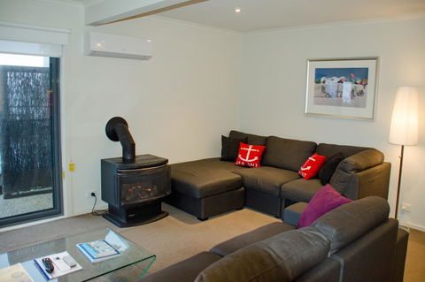 5 Whitecrest Great Ocean Road Resort - Ocean Views - New South Wales Tourism  17