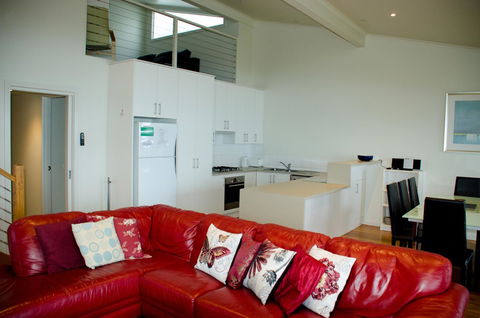 5 Whitecrest Great Ocean Road Resort - Ocean Views - New South Wales Tourism  31