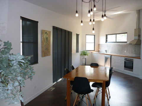 Saje\'s House & Pod - New South Wales Tourism  3