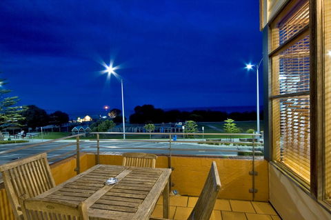 Lornebeach Apartments - New South Wales Tourism  17