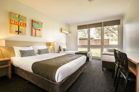 Burvale Hotel - New South Wales Tourism  0