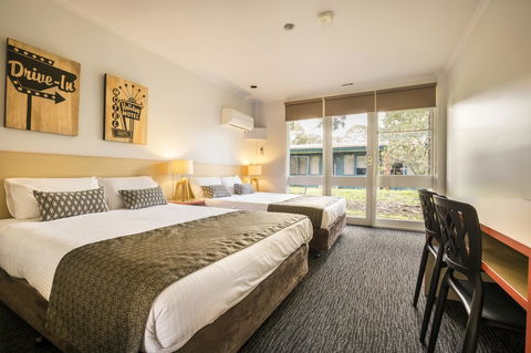 Burvale Hotel - New South Wales Tourism  6