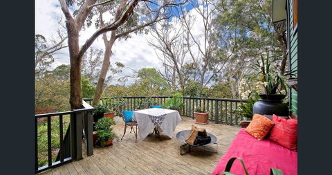 The Black Cockatoo - Secret Garden Mountains Home - New South Wales Tourism  1