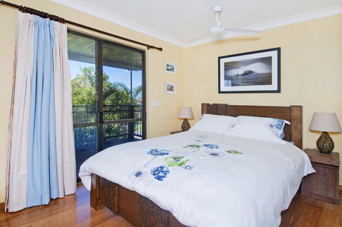 THE BOARDROOM ON BANKSIA - 11 Banksia Ave Bonny Hills - New South Wales Tourism  3