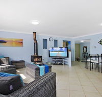 The Burra Break - 3 minute walk to beach access