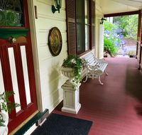 The Chalet Guesthouse And Studio