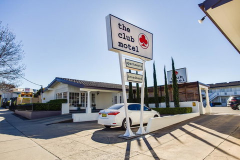 The Club Motel And Apartments - New South Wales Tourism  2
