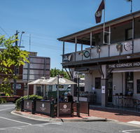 The Corner Hotel Alexandra - New South Wales Tourism 