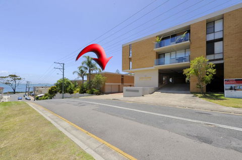 The Crest Unit 1 - Shoal Bay - New South Wales Tourism  1