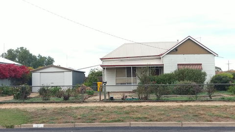The Crooked Cottage - New South Wales Tourism  1