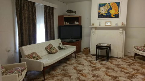 The Crooked Cottage - New South Wales Tourism  2