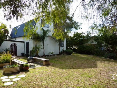The Doo Drop Inn - New South Wales Tourism  3