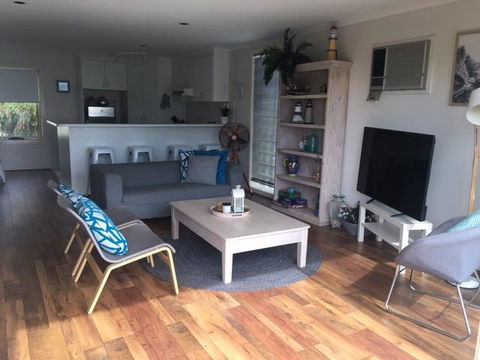 The Esplanade Holiday Home - New South Wales Tourism  3