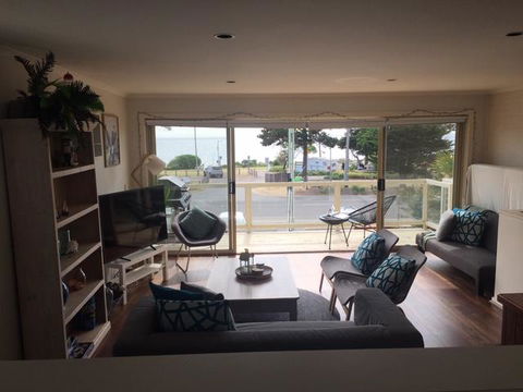 The Esplanade Holiday Home - New South Wales Tourism  2