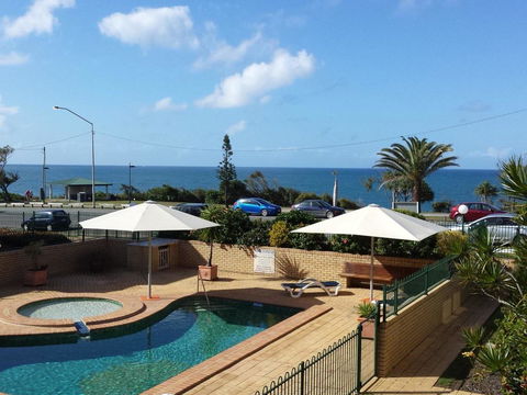 The Headlands 10 - 2 BDRM Apt Across From Alex Beach - New South Wales Tourism  0