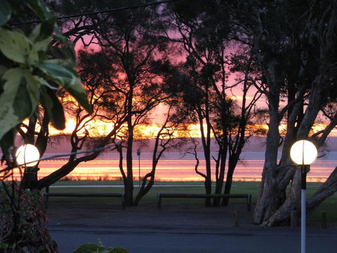 The Jetty Cabin Lakeside - New South Wales Tourism  1