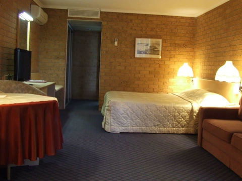 The John Hunter Motel - New South Wales Tourism  3