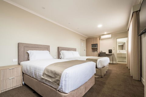 The Lighthouse Hotel - New South Wales Tourism  2