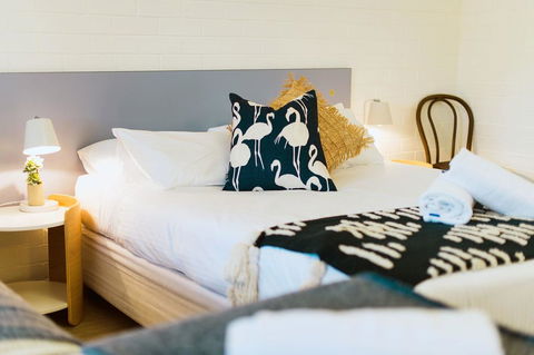 The Med Crescent Head - New South Wales Tourism  2