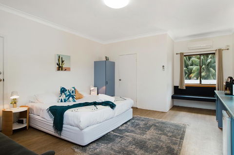 The Med Crescent Head - New South Wales Tourism  1