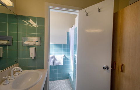The Midcity Motor Lodge - New South Wales Tourism  3