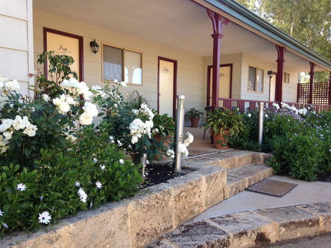The Nosh & Nod - Avon Terrace - New South Wales Tourism  0